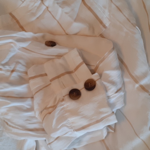 Gold and white long sleeve button down top size XL 100% rayon - Picture 10 of 10